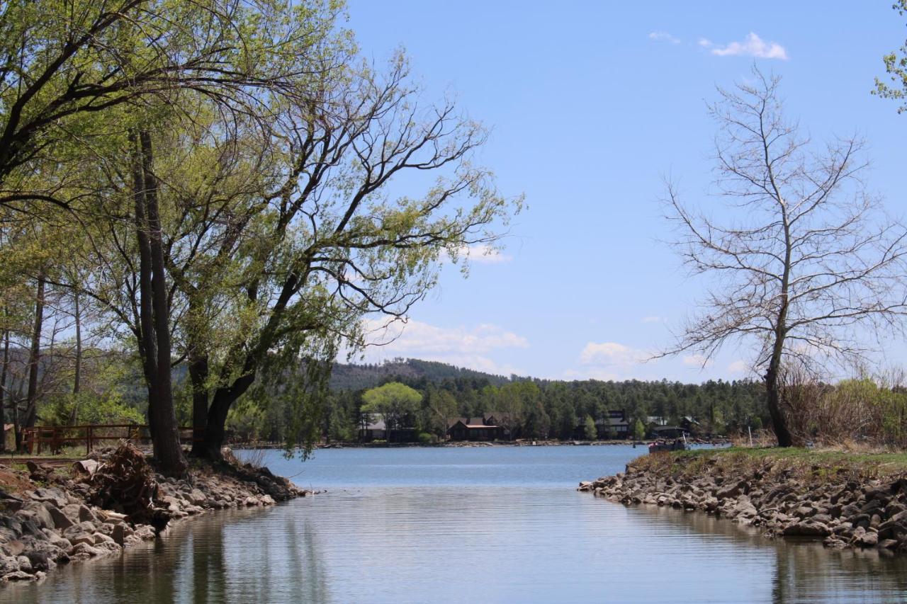 Lazy Oaks Resort ไพน์ท็อป-เลคไซด์ ภายนอก รูปภาพ