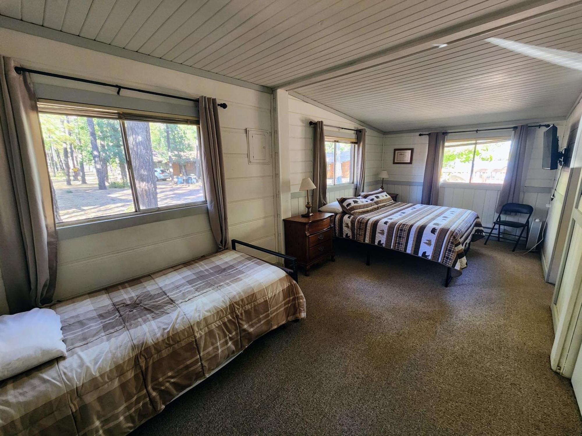 Lazy Oaks Resort ไพน์ท็อป-เลคไซด์ ภายนอก รูปภาพ